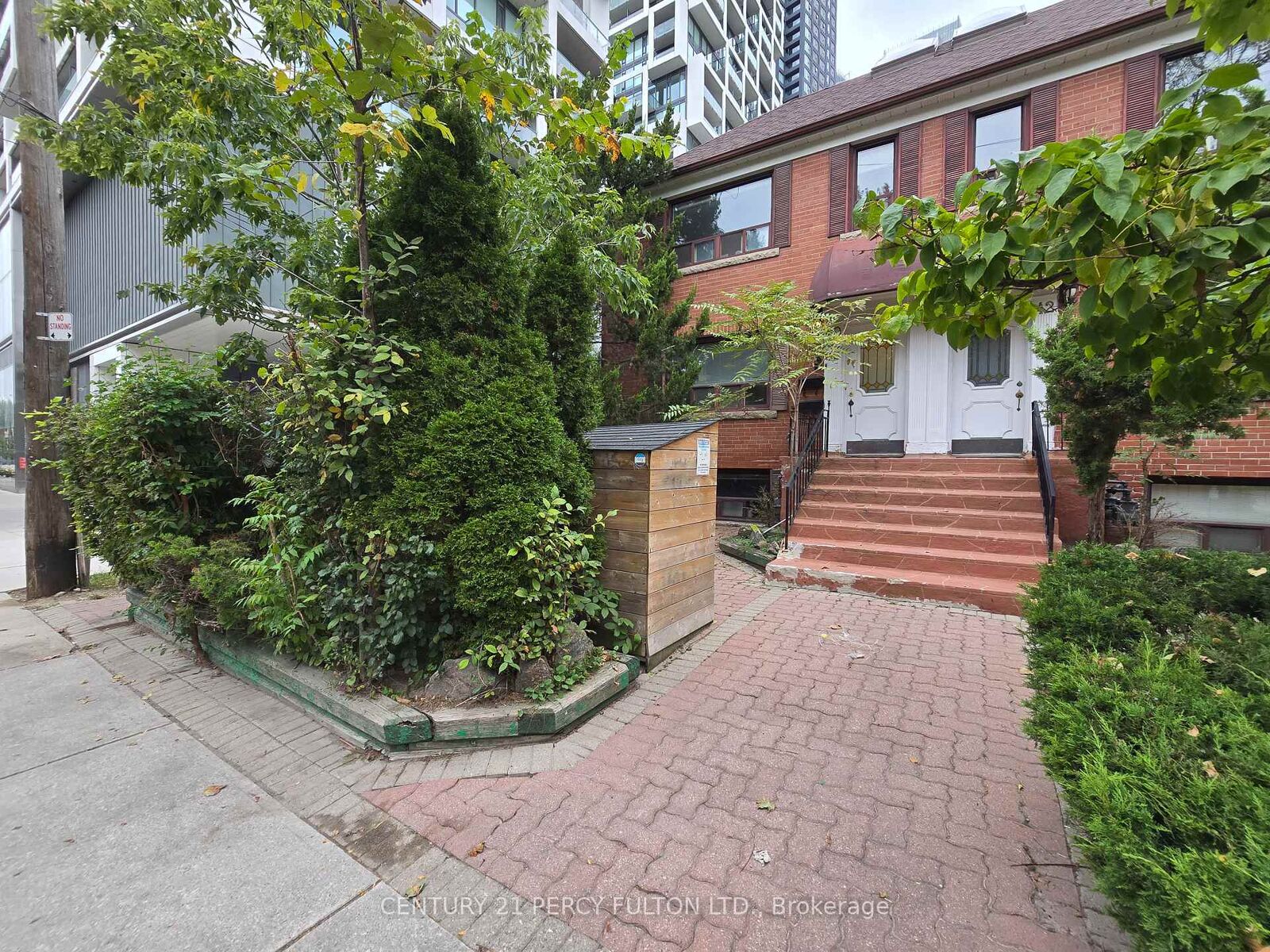 Property Photo:  40 Hillsdale Avenue E 40 B  ON M4S 1T5 