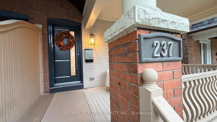 Property Photo:  237 Melita Avenue  ON M6G 2A1 