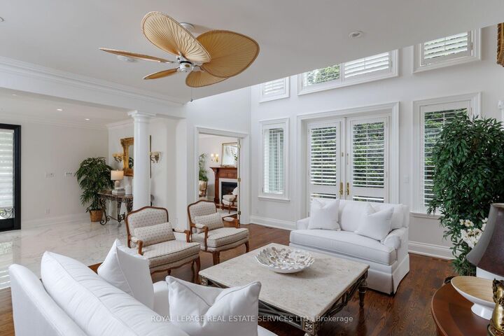 Property Photo:  70 Shorewood Place  ON L6K 3Y4 