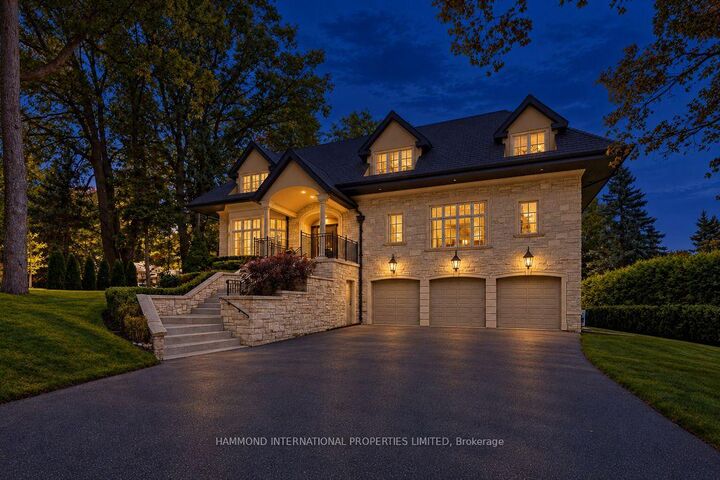 Property Photo:  8 Country Club Drive  ON M9A 3J4 