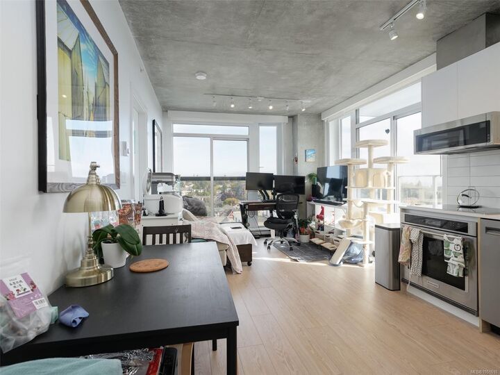 Property Photo:  1097 View St #1207  BC V8V 0G9 