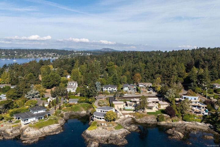 Property Photo:  2980 Sea View Rd  BC V8N 1L1 