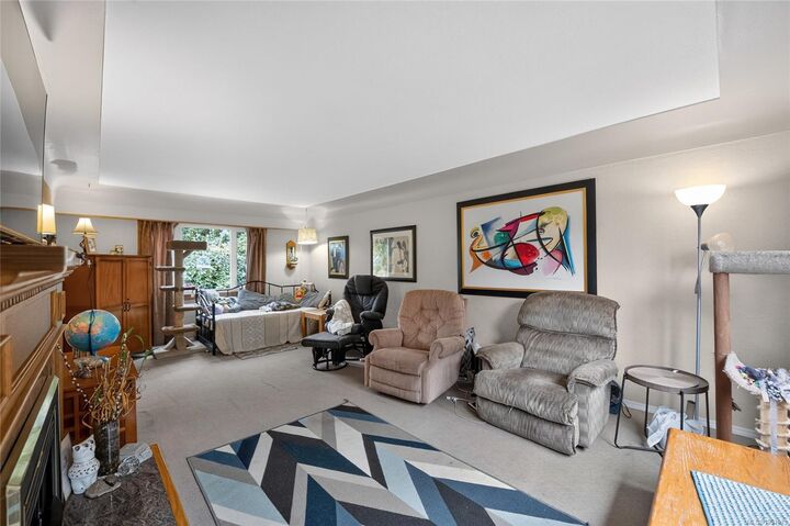 Property Photo:  2025 Forest Dr  BC V9S 2R6 