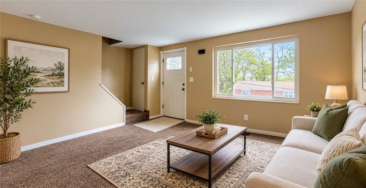 Property Photo:  2022 Lindsay Road 1  PA 15221 