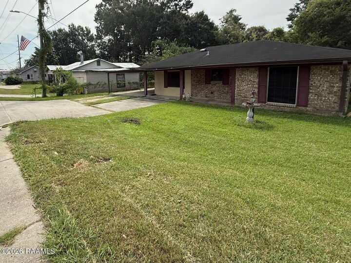 Property Photo: 606 Veterans Drive LA 70520