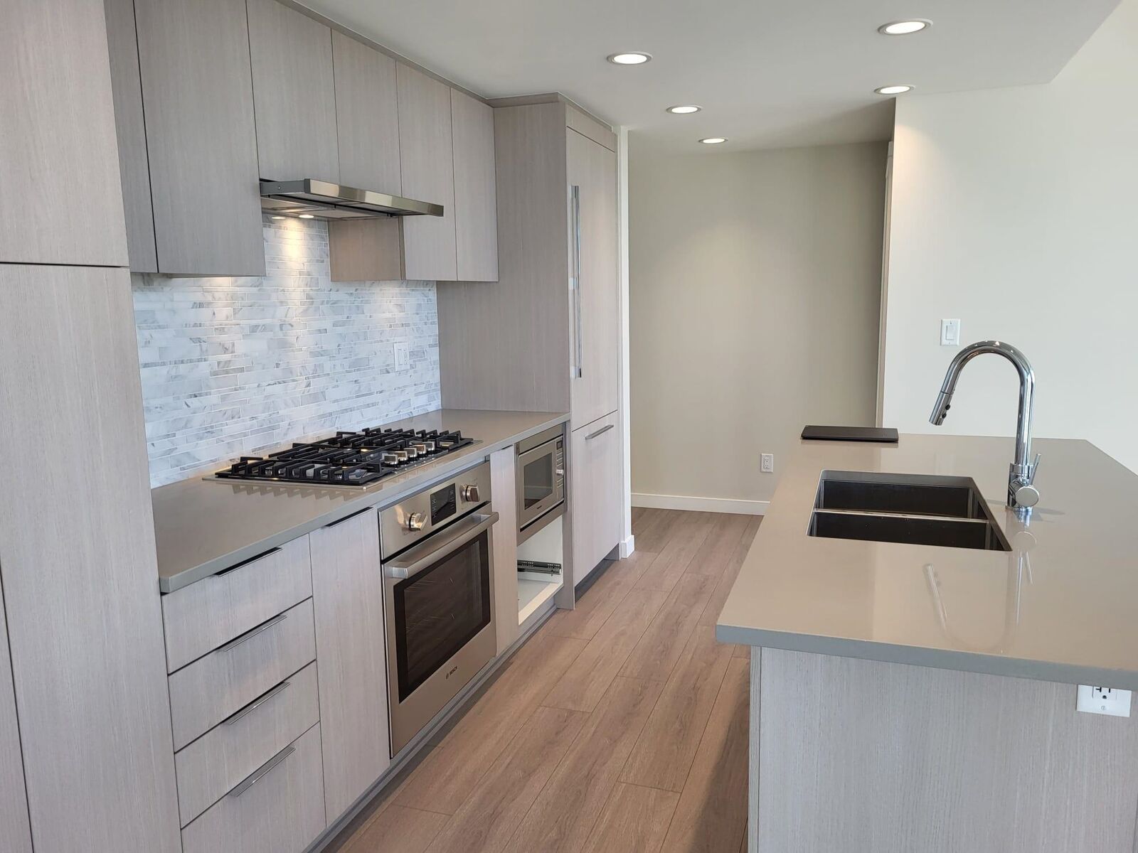 Photo de la propriété:  1182 Westwood Street 3806  BC V3B 0T9 