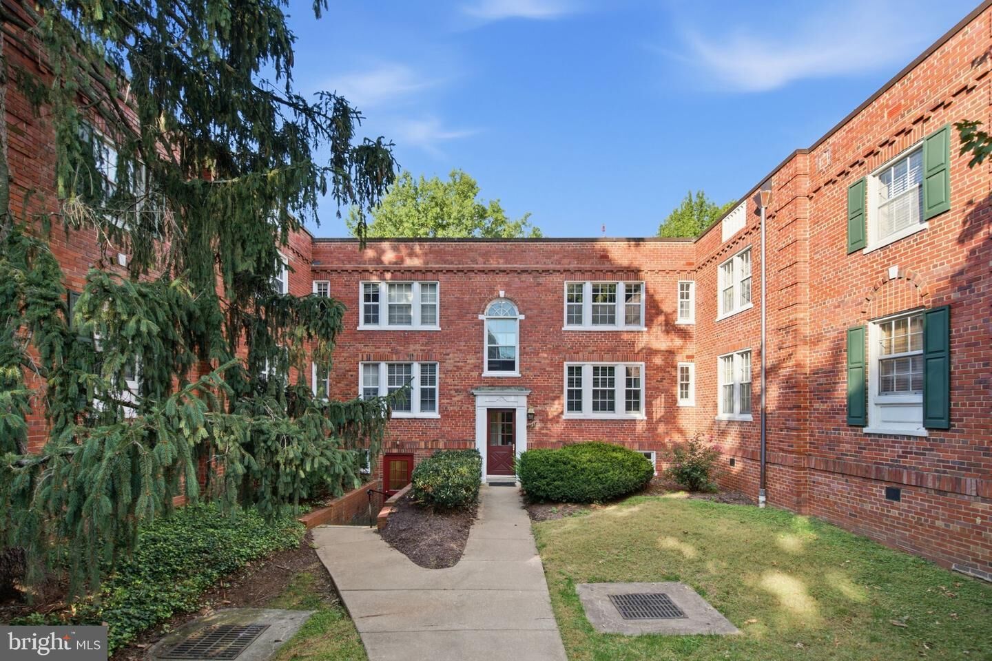Property Photo: 1728 N Queens Lane 3-181 VA 22201