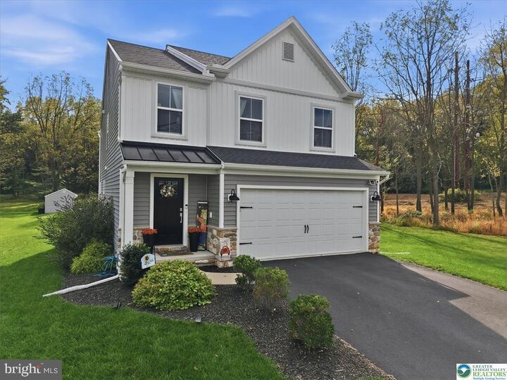 Property Photo:  9524 Newtown Road  PA 18031 