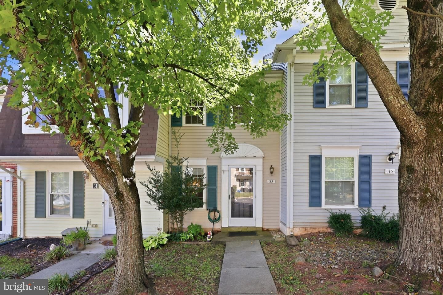 Property Photo:  33 Alden Court  VA 20165 