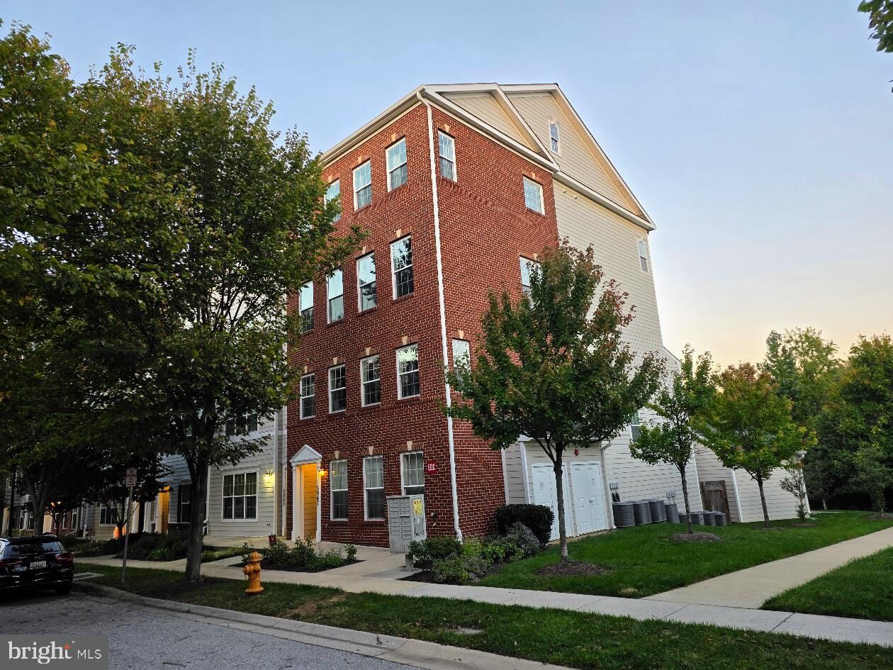 Property Photo:  5947 Logans Way 2 40  MD 21043 