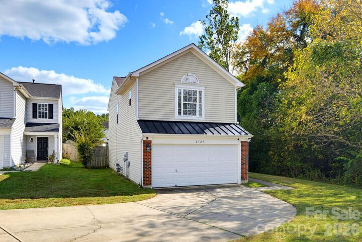 Property Photo:  2727 Valley Court  NC 28273 