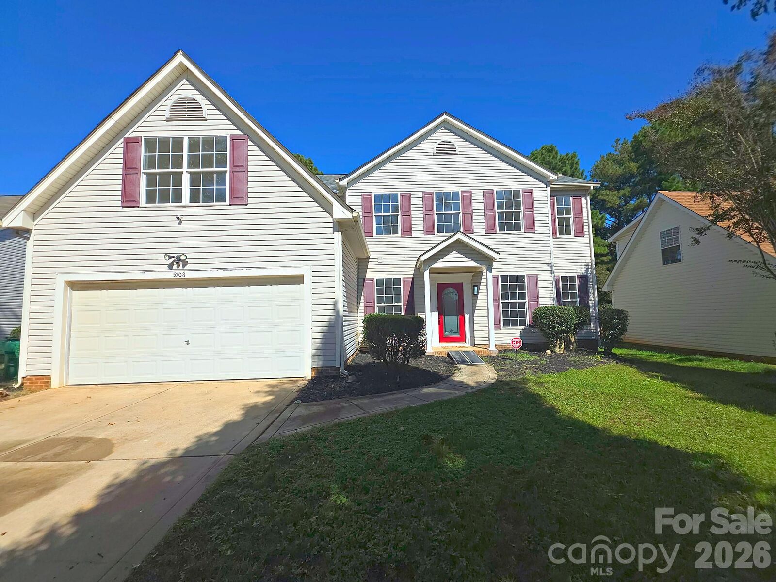 Property Photo: 5708 Falls Ridge Lane NC 28269
