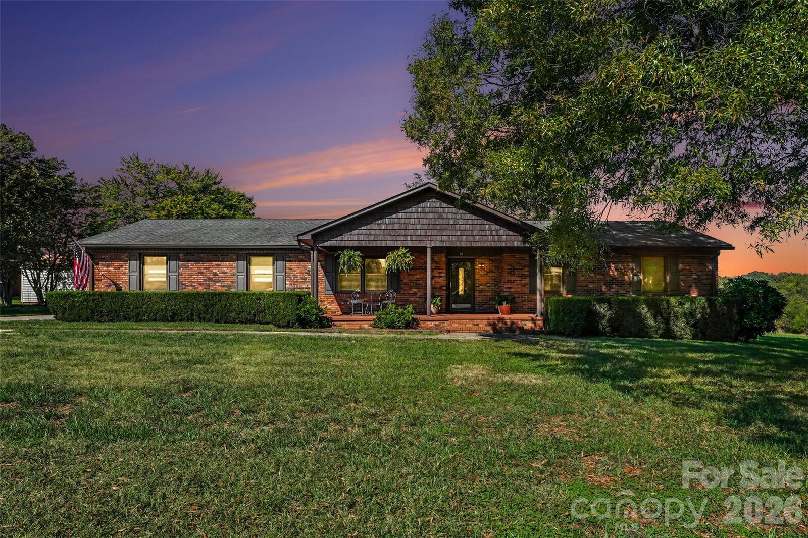 Property Photo:  117 Oak Hill Lane  NC 28625 