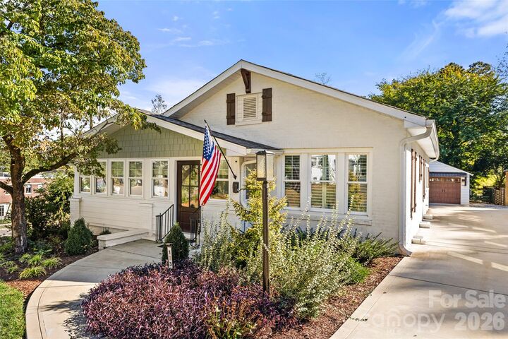 Property Photo:  133 W Glendale Avenue  NC 28120 