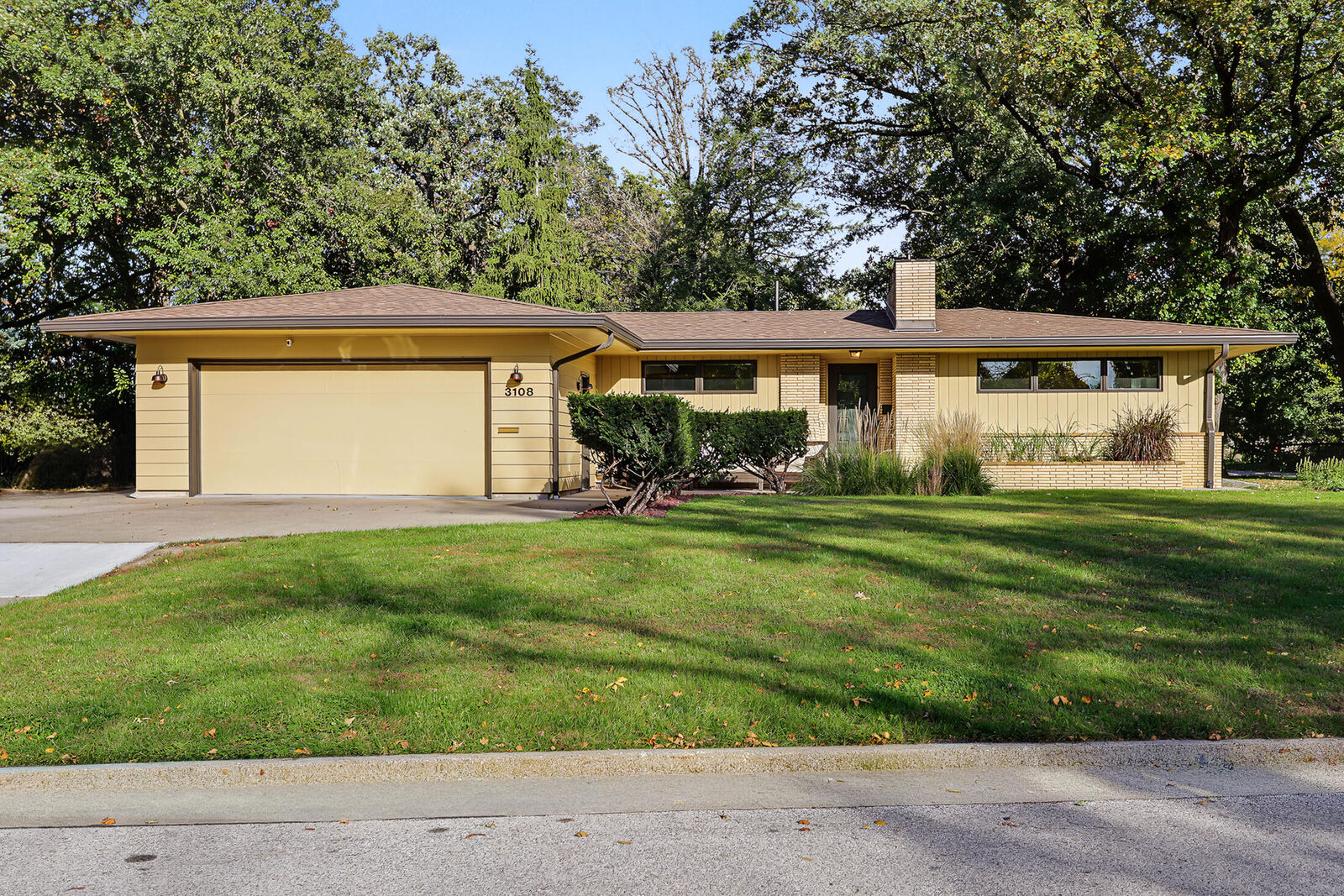 Property Photo: 3108 Northwood Drive IA 50010