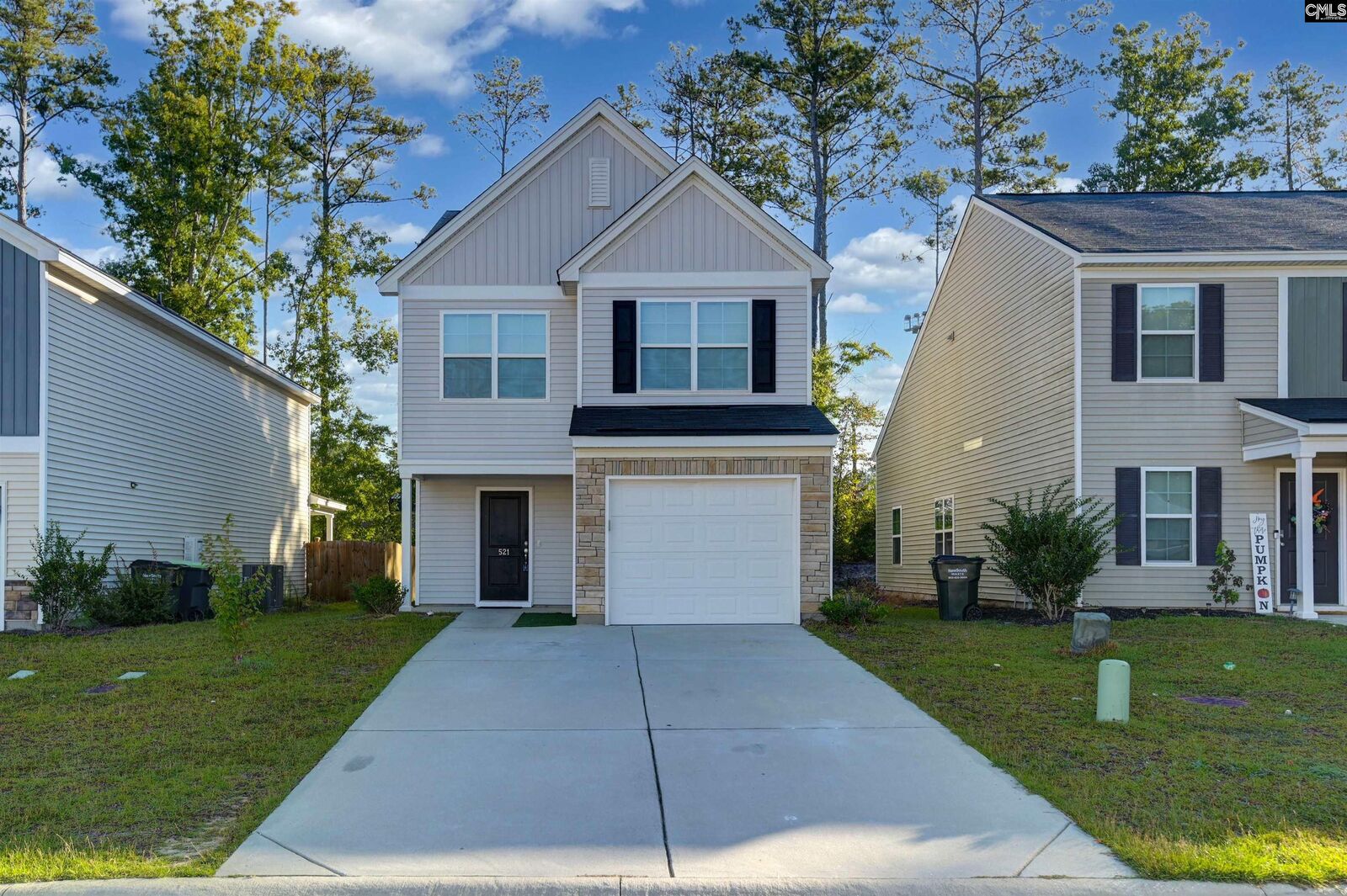 Property Photo:  521 Kirkwall Ct  SC 29073 