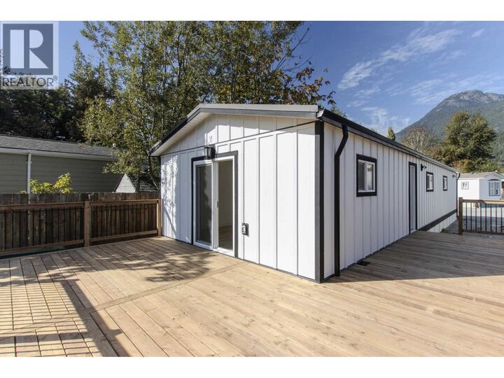 Property Photo:  39884 Government Road 3  BC V8B 0G3 