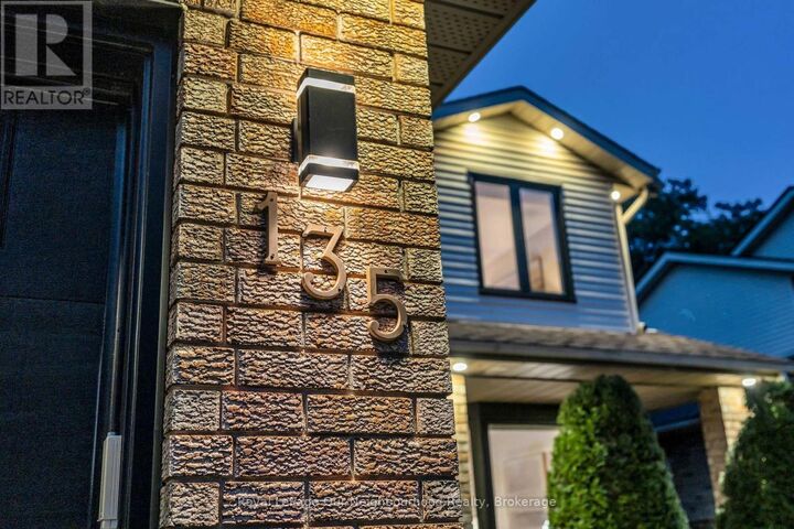 Property Photo:  135 Kanata Crescent  ON N6J 4S1 