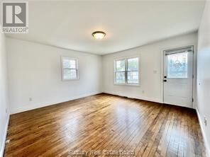 Property Photo:  284 Mountain Street Unit# Main Floor  ON P3B 2T7 