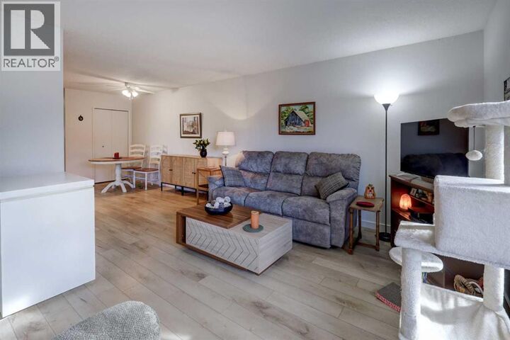Property Photo:  8636 47 Avenue Northwest  AB T3B 2A2 