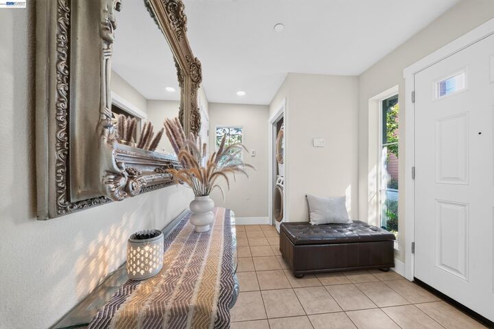 Property Photo:  908 Arietta Dr  CA 94043 