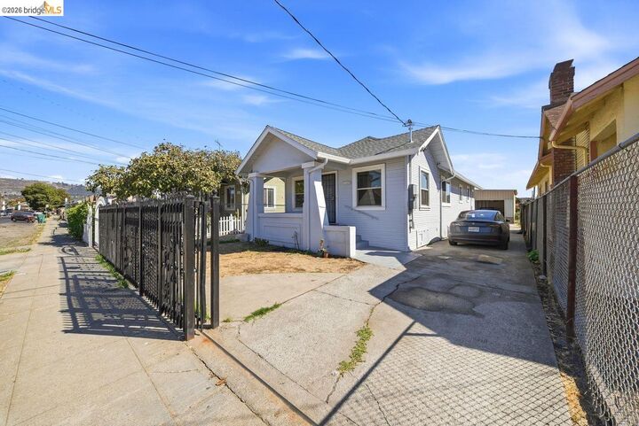 Property Photo:  1614 72nd Ave  CA 94621 