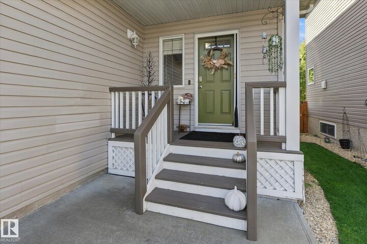 Property Photo:  70 Greenfield Way  AB T8L 0A1 