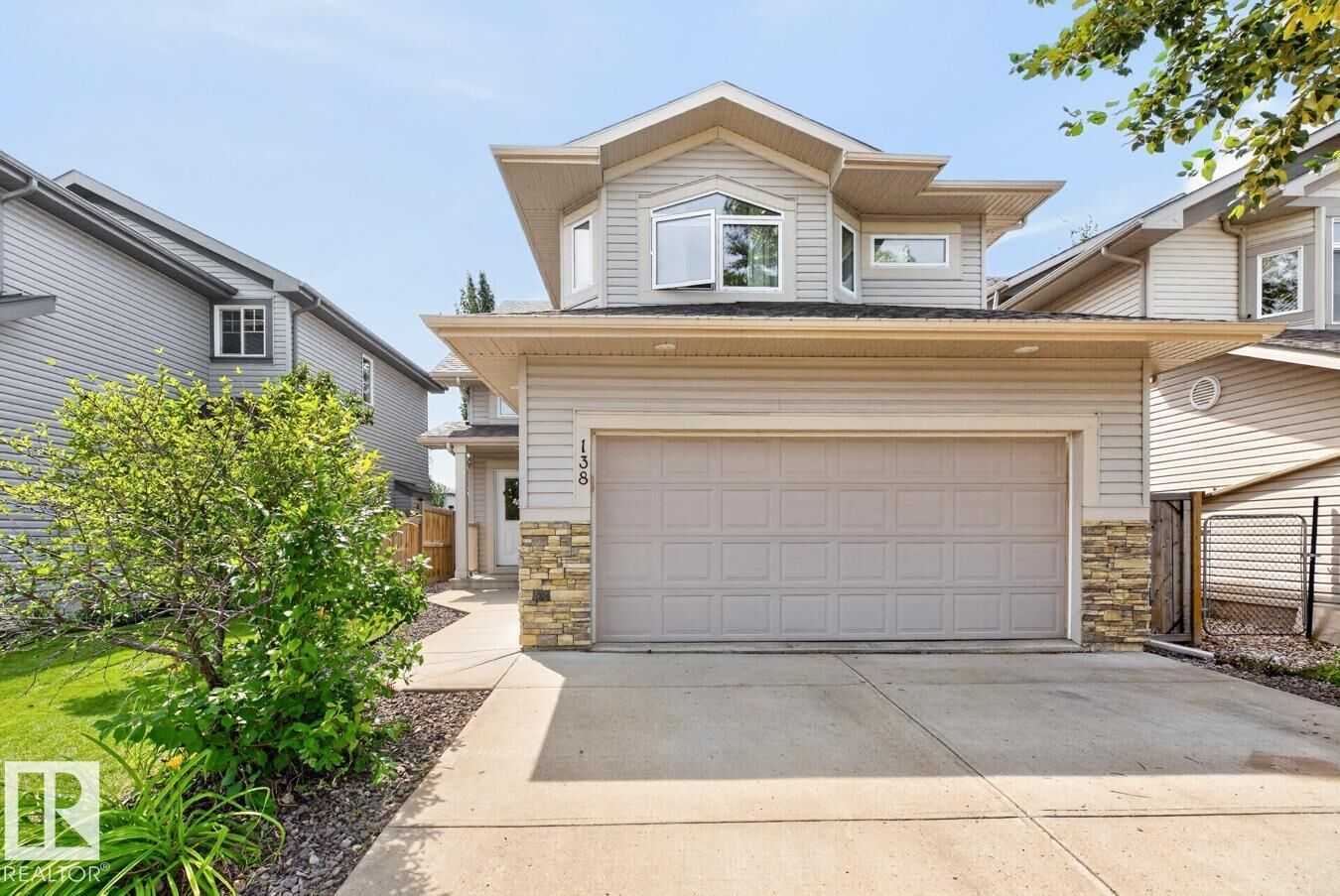 Property Photo:  138 Wellington Place  AB T8L 0G3 
