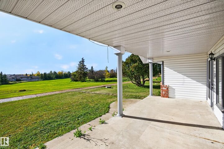 Property Photo:  19403 Fort Rd NE  AB T5Y 6H2 