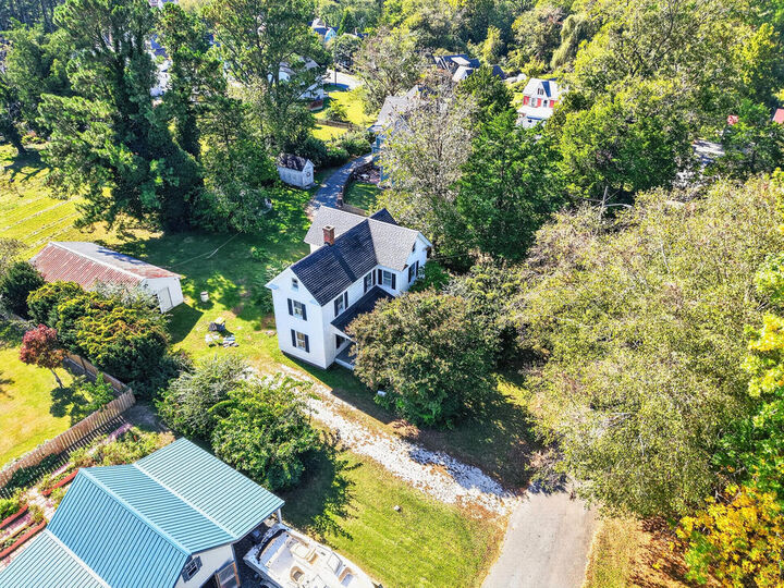 Property Photo:  2 Parks St  VA 23417 
