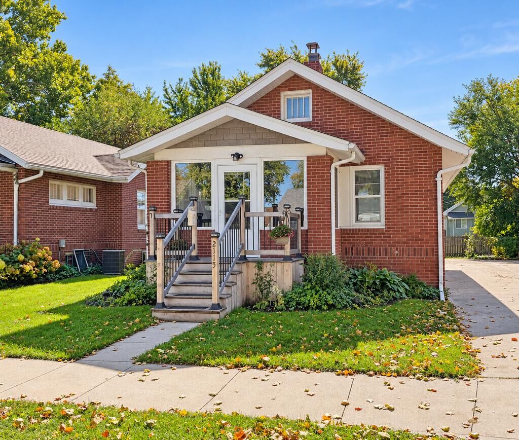 Property Photo:  2115 7th Avenue North  IA 50501 