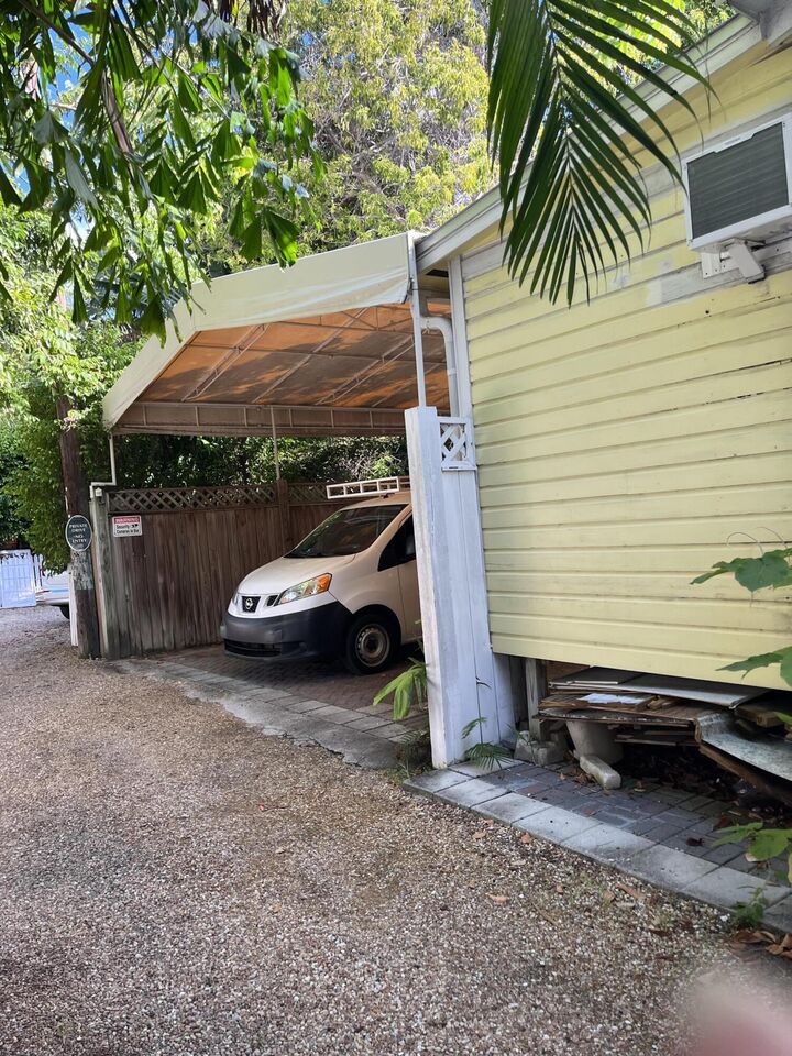 Property Photo: 809 Fleming Street FL 33040