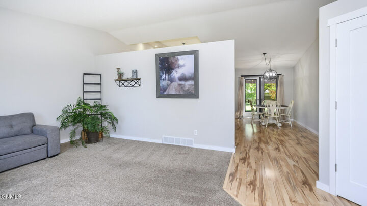 Property Photo:  2014 4th Avenue NE  ND 58523 
