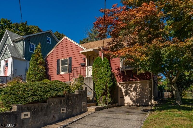 Property Photo:  150 Franklin St  NJ 07044 