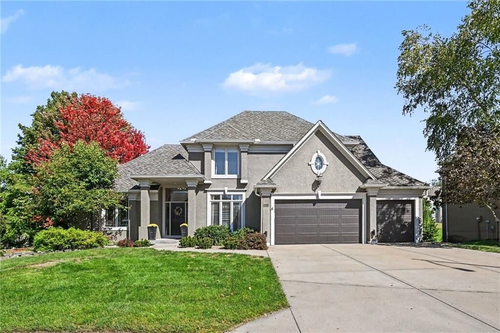 Property Photo: 8121 Parkview Drive MO 64152