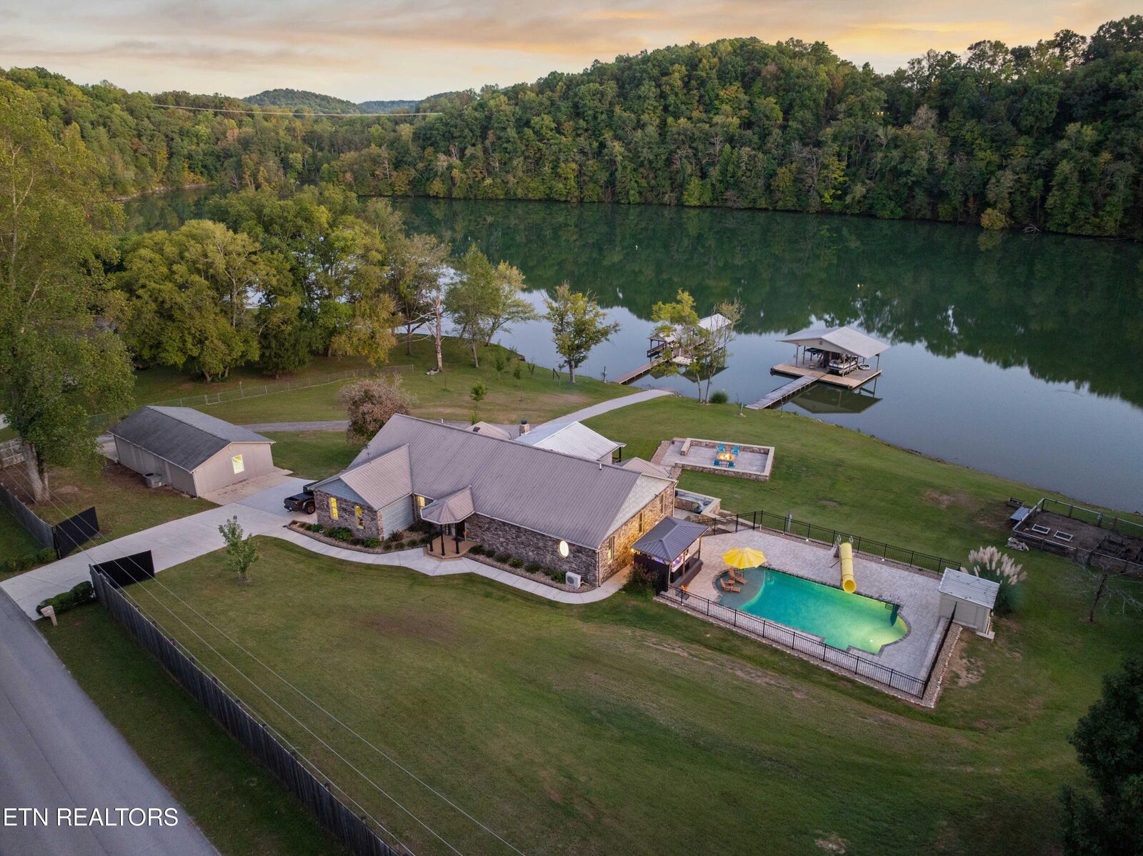 Property Photo:  274 Lakecrest Drive  TN 37748 