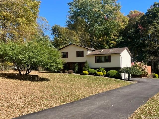 Property Photo:  2 Presidential Way  NY 12533 