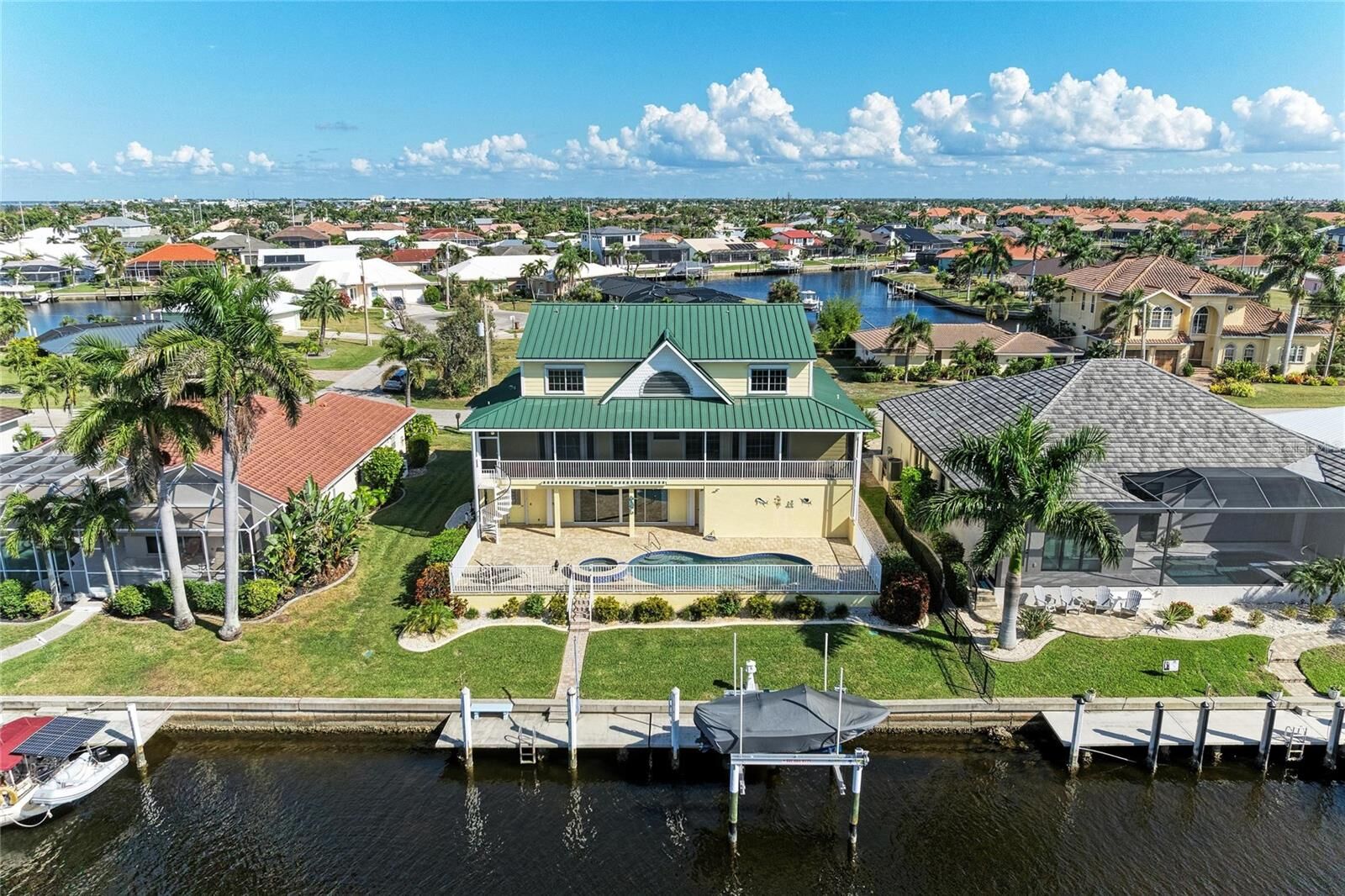 Property Photo: 2839 Coral Way FL 33950