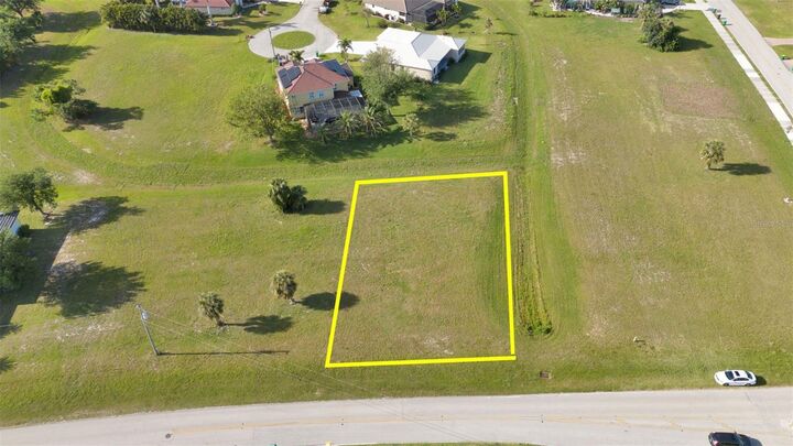 Property Photo:  24323 Peppercorn Road  FL 33955 