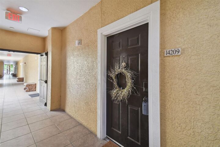 Property Photo:  2010 E Palm Avenue 14209  FL 33605 