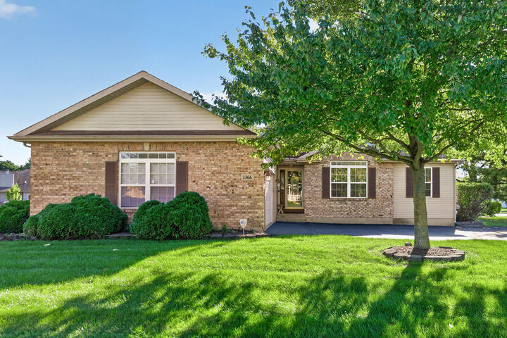 Property Photo:  1366 Knolls S Avenue  IL 60115 