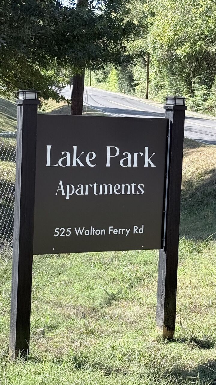Property Photo: 525 Walton Ferry Rd B4 TN 37075