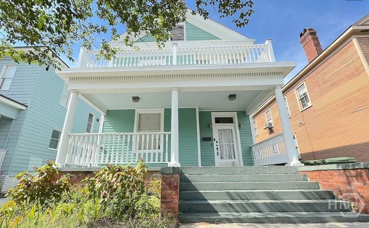 Property Photo:  313 W 33rd Street  GA 31401 