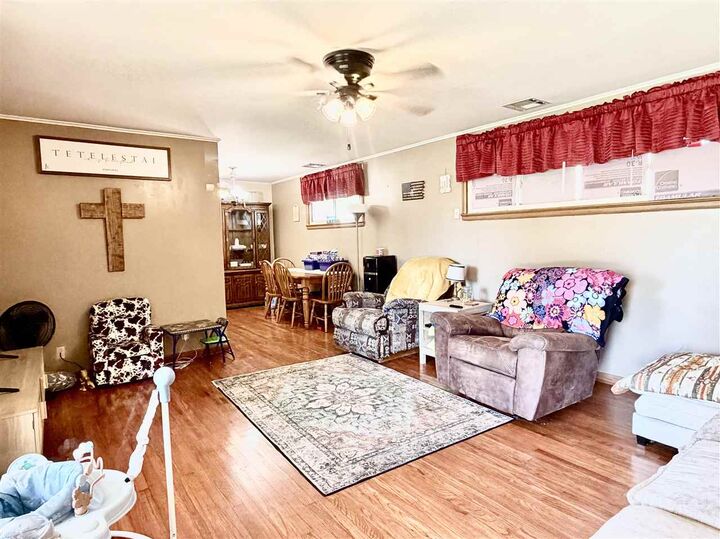 Property Photo:  902 Robin Road  OK 74631 