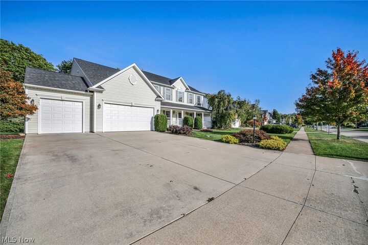 Property Photo: 2983 Clearbrook Drive OH 44011