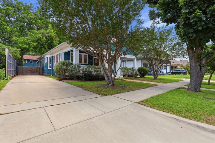 Property Photo: 1932 5th Avenue TX 76110
