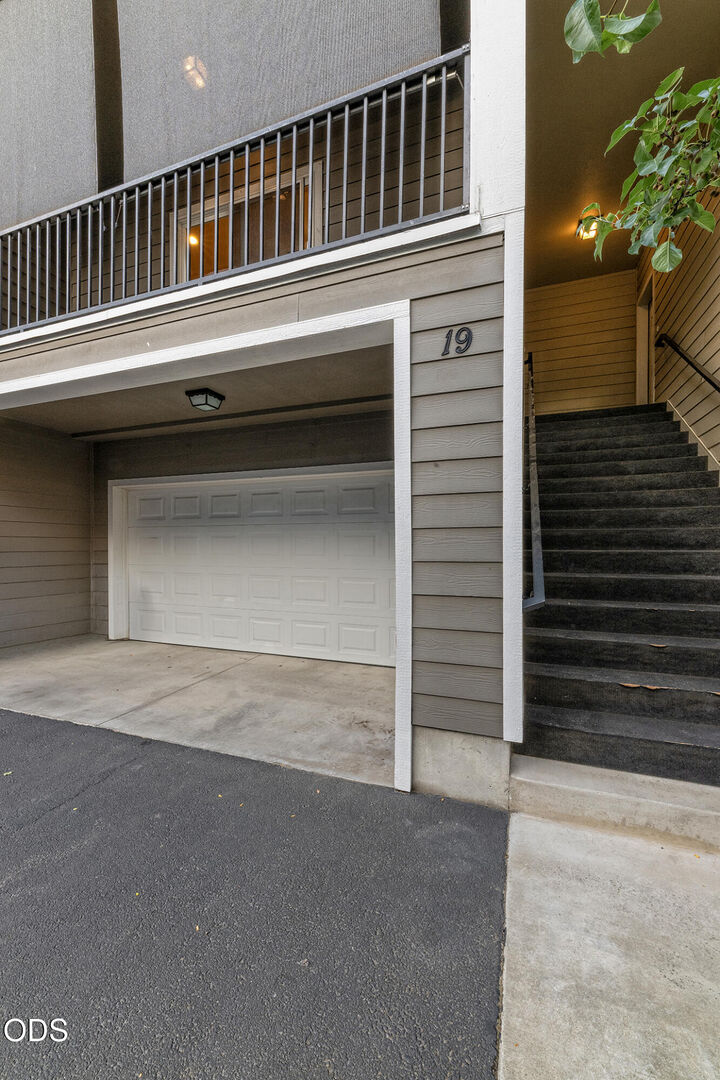Property Photo: 411 Berrydale Avenue 19 OR 97501