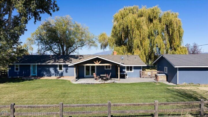Property Photo: 11288 SW Highway 126 OR 97753