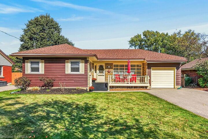 Property Photo:  21 Carolina Drive  ON N3R 1X6 