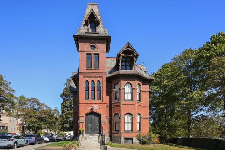 Property Photo:  8 Claremont St 3A  MA 01609 